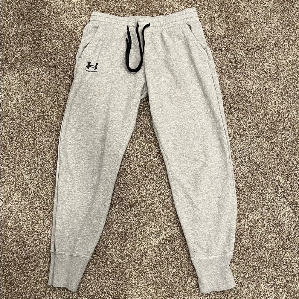 UNDER ARMOUR sweatpants ! Size: Medium Fit: loose